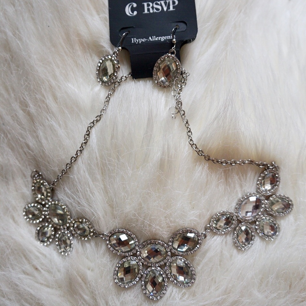 Silver necklace and earring set